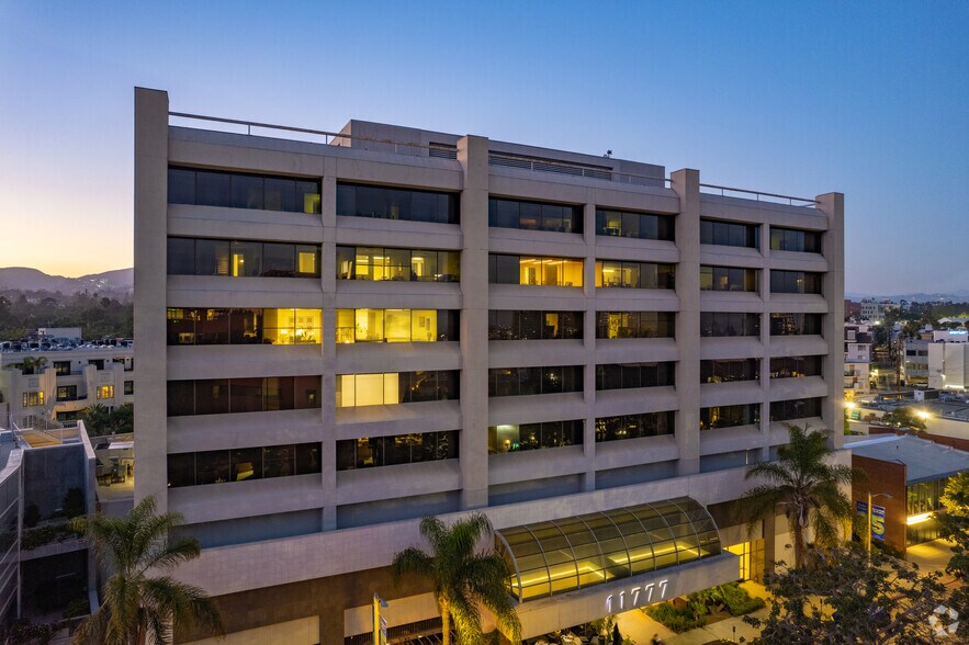 More Photos Of 11777 San Vicente Blvd, Los Angeles Office For Lease