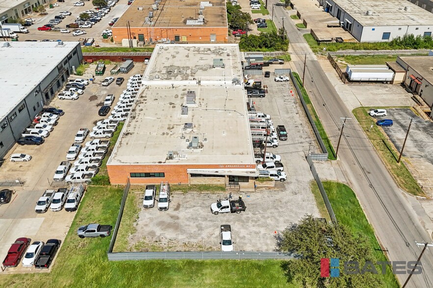 More Photos Of 8900 Ambassador Row, Dallas Distribution For Sale