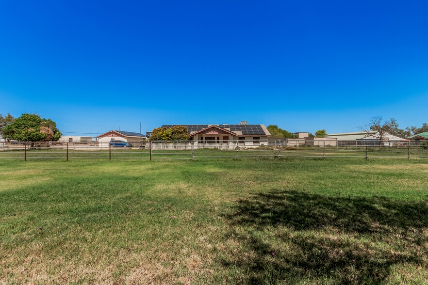 More Photos Of 7425 N Alsup Rd, Litchfield Park Horse Stables For Sale