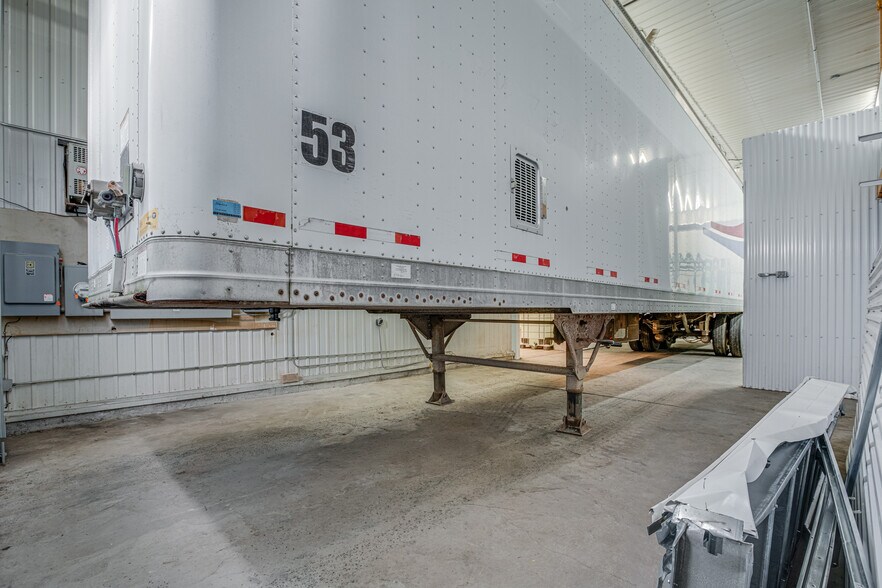 More Photos Of 19 Terry Fox Dr, Vankleek Hill Manufacturing For Sale