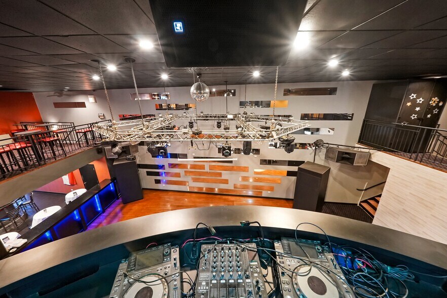 More Photos Of 5772 S Archer Ave, Chicago General Retail For Sale