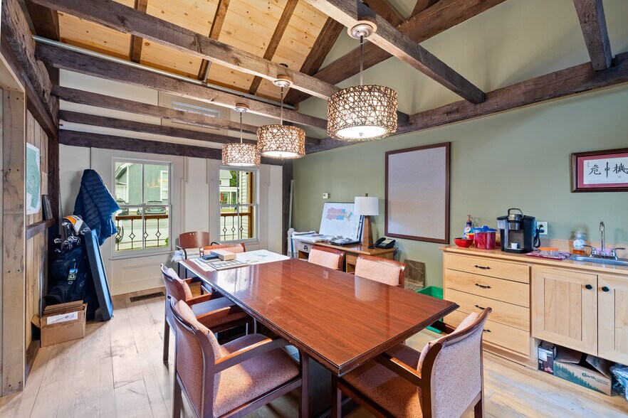 More Photos Of 114 Cemetery Ave, Manchester Center Office For Sale