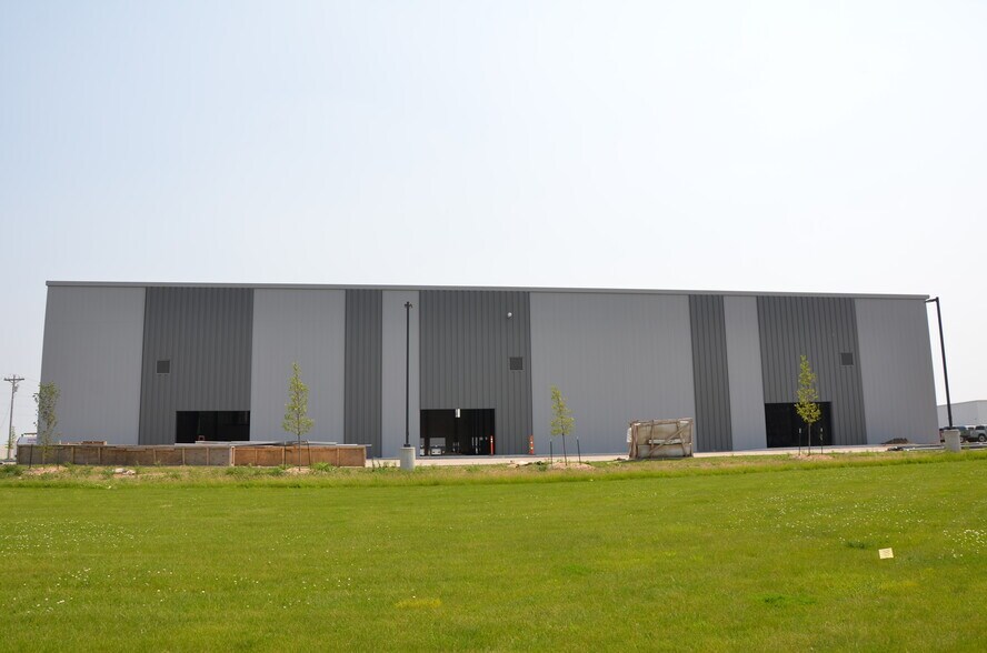 Primary Photo Of 9900 6th St SW, Cedar Rapids Warehouse For Lease