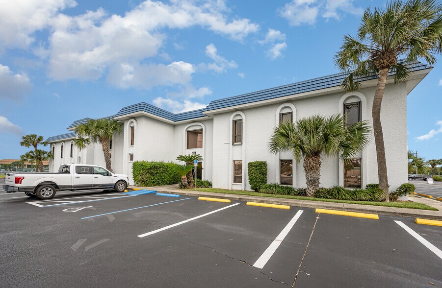 More Photos Of 3000 N Atlantic Ave, Cocoa Beach Office For Lease