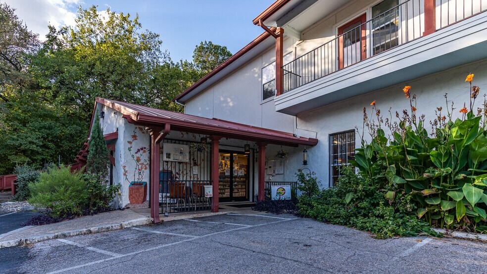 More Photos Of 3010 Bee Caves Rd, Rollingwood Medical For Lease