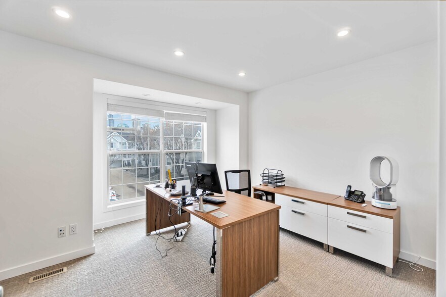 More Photos Of 10235 111 St NW, Edmonton Apartments For Sale