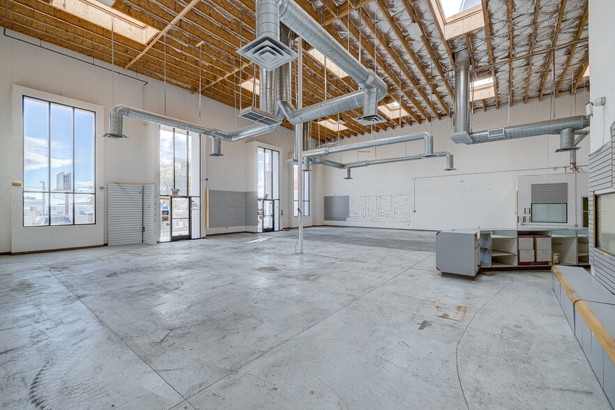 More Photos Of 5461 Arville St, Las Vegas Warehouse For Lease