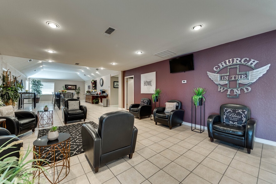 More Photos Of 1001 Austin St, Midland Religious Facility For Sale