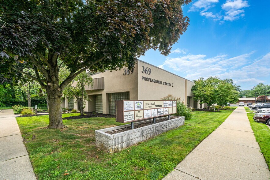 More Photos Of 369 E Main St, East Islip Medical For Sale
