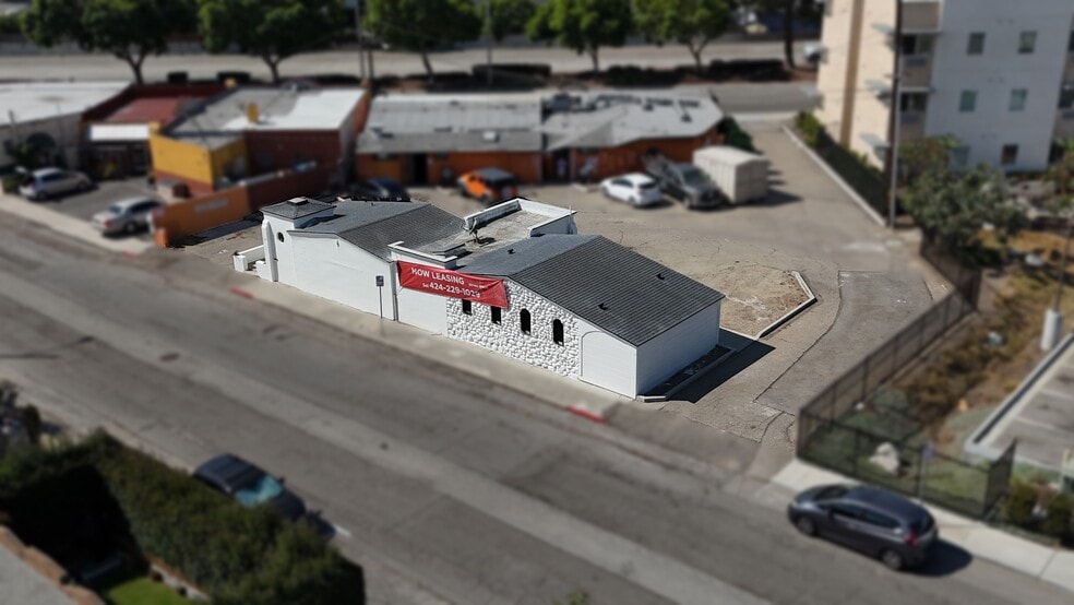 More Photos Of 111 S Dos Caminos Ave, Ventura General Retail For Lease