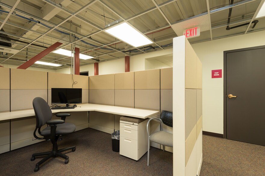 More Photos Of 1992 Saint St, Richland Flex For Sale