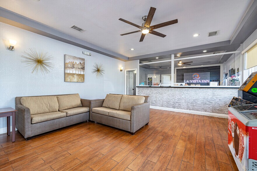 More Photos Of 11736 US Highway 19, Port Richey Hotel For Sale