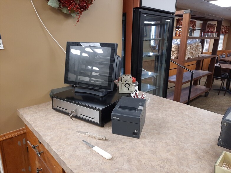 More Photos Of 4425 Highway 55, Medina Restaurant For Sale