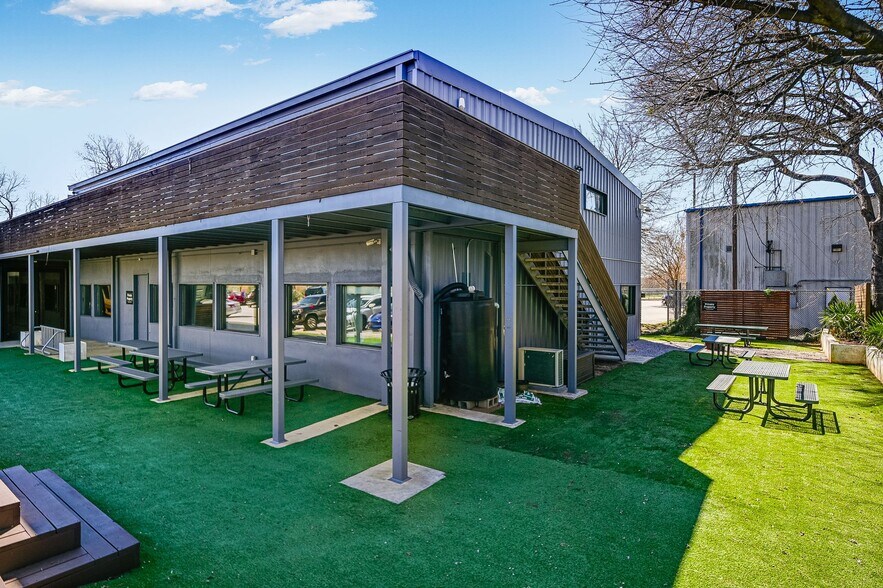 More Photos Of 5323 Levander Loop, Austin Office For Sale