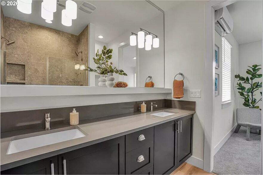 More Photos Of 8426 E Burnside St, Portland Apartments For Sale