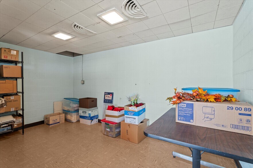 More Photos Of 1911 34th St, Lubbock Specialty For Sale