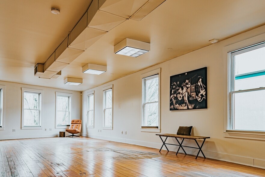 More Photos Of 4914 Rainier Ave S, Seattle Storefront Retail Residential For Lease