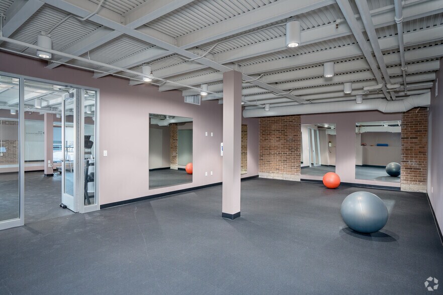 More Photos Of 2361 W Highway 36, Roseville Office For Lease