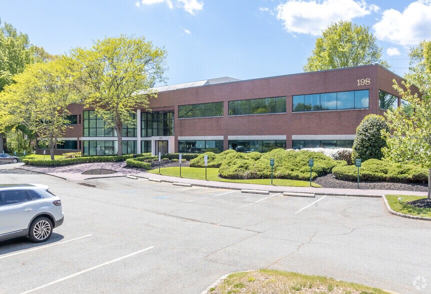 More Photos Of 198 Route 9 N, Manalapan Township Office For Lease
