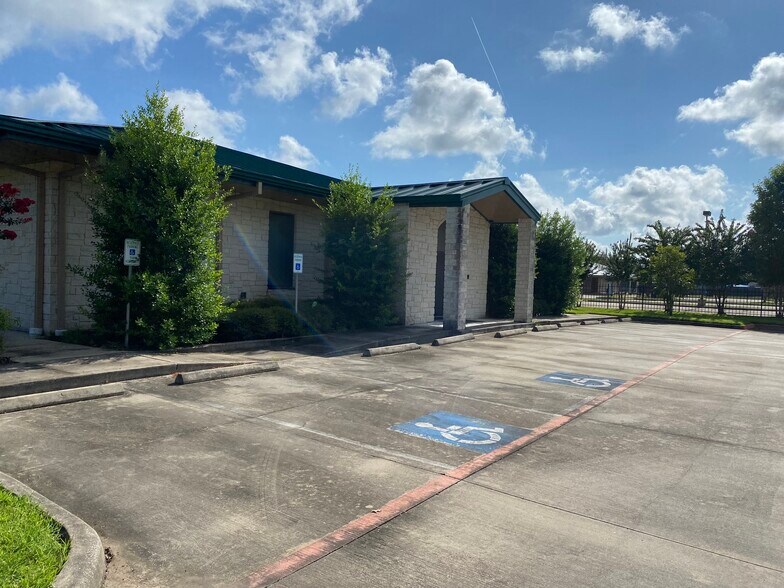 More Photos Of 18050 Kieth Harrow Blvd, Houston Warehouse For Lease