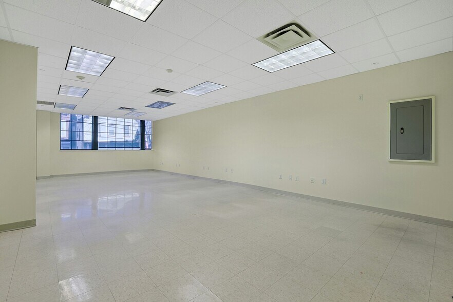 More Photos Of 31 W Broad St, Haverstraw Office For Lease