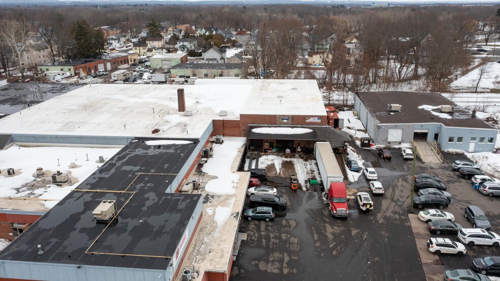 More Photos Of 263-275 Park Ave, East Hartford Warehouse For Lease