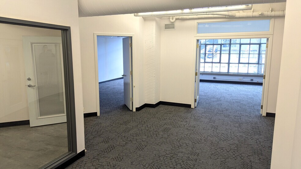 More Photos Of 1501-1505 Western Ave, Seattle Office For Lease