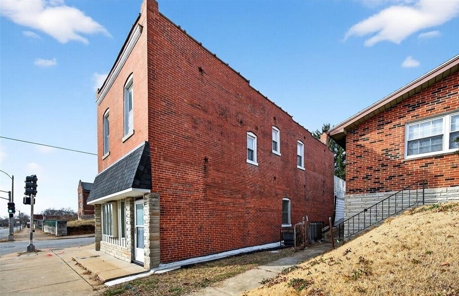 More Photos Of 4535 S Grand Blvd, Saint Louis Storefront Retail Residential For Sale