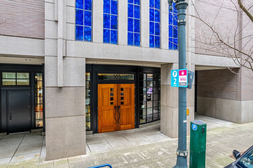 More Photos Of 333-347 NW 9th Ave, Portland Apartments For Sale