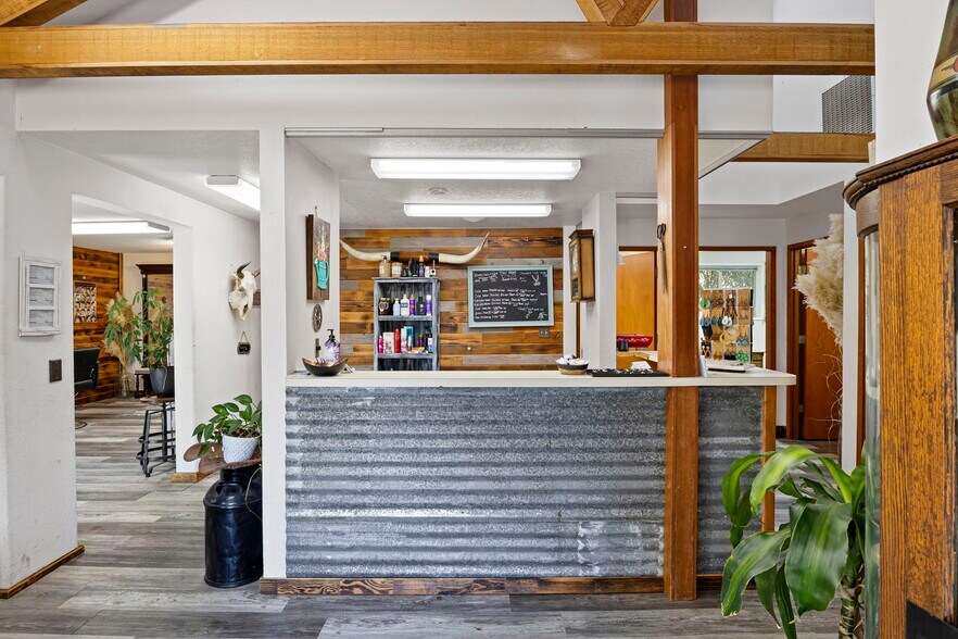 More Photos Of 92 NW Glenhart Ave, Winston Freestanding For Sale