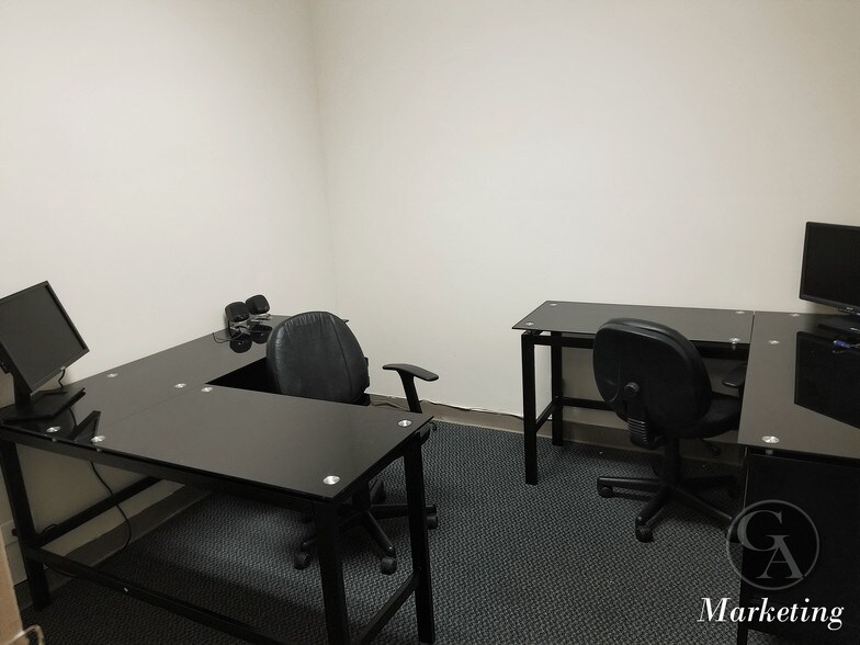 More Photos Of 1585 Ellinwood St, Des Plaines Office For Sale