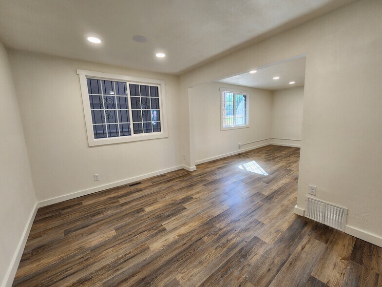 More Photos Of 1445 S Poplar St, Casper Office Residential For Lease