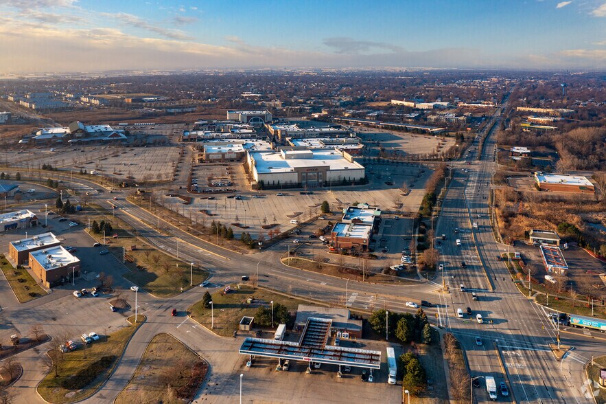 More Photos Of 619-699 E Boughton Rd, Bolingbrook Unknown For Lease