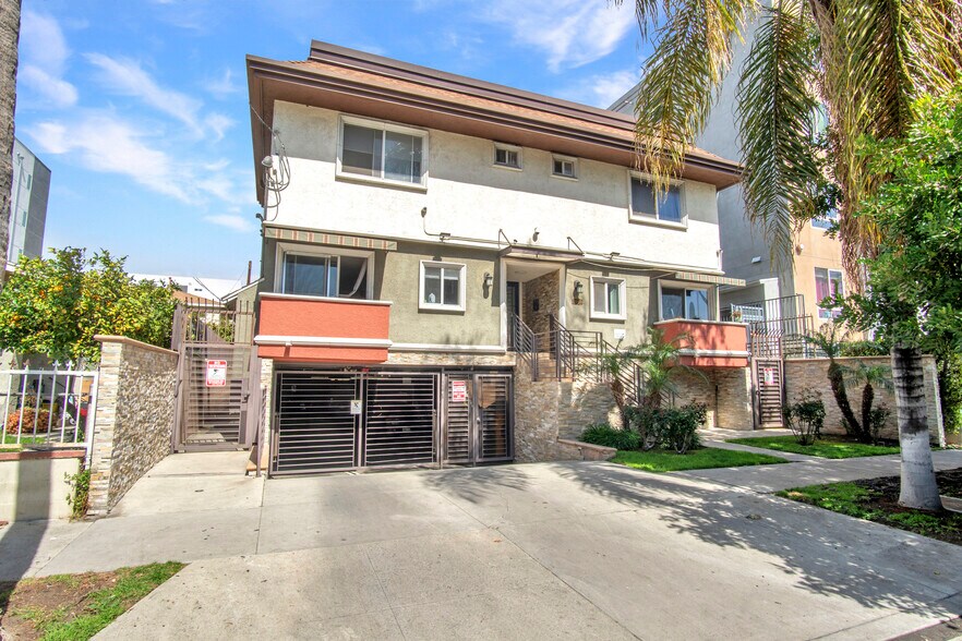 Primary Photo Of 11063 Cumpston St, North Hollywood Apartments For Sale