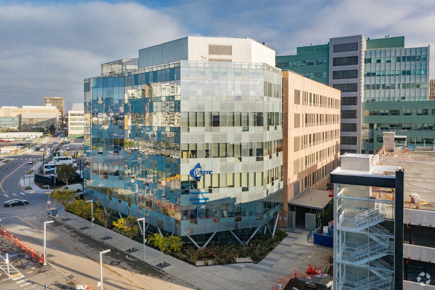 More Photos Of 1655 3rd St, San Francisco Unknown For Lease