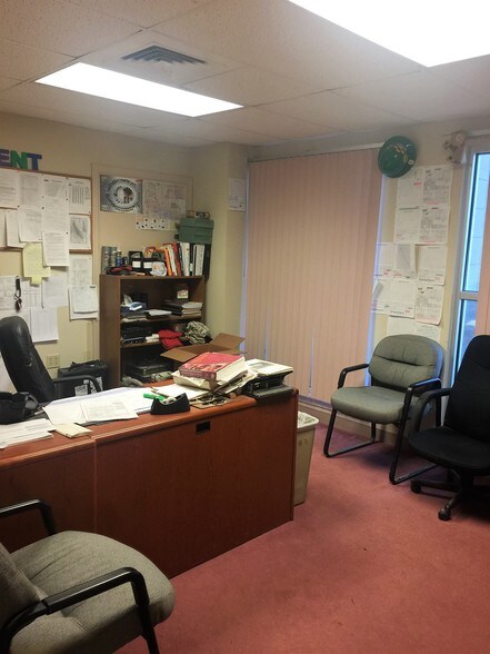 More Photos Of 200 Aviation Dr, Winchester Office For Sale