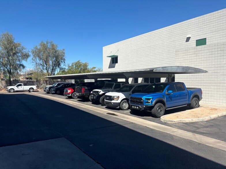 More Photos Of 3062 N Maple, Mesa Manufacturing For Sale