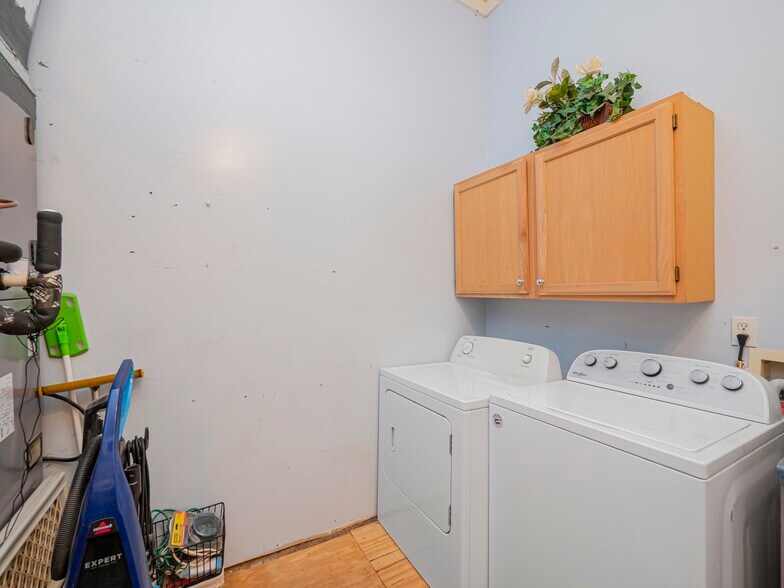 More Photos Of 1307 Wright St, Llano Freestanding For Sale