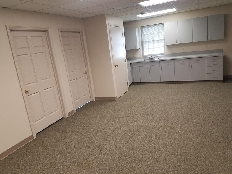 More Photos Of 1807 4th Corso, Nebraska City Office For Lease