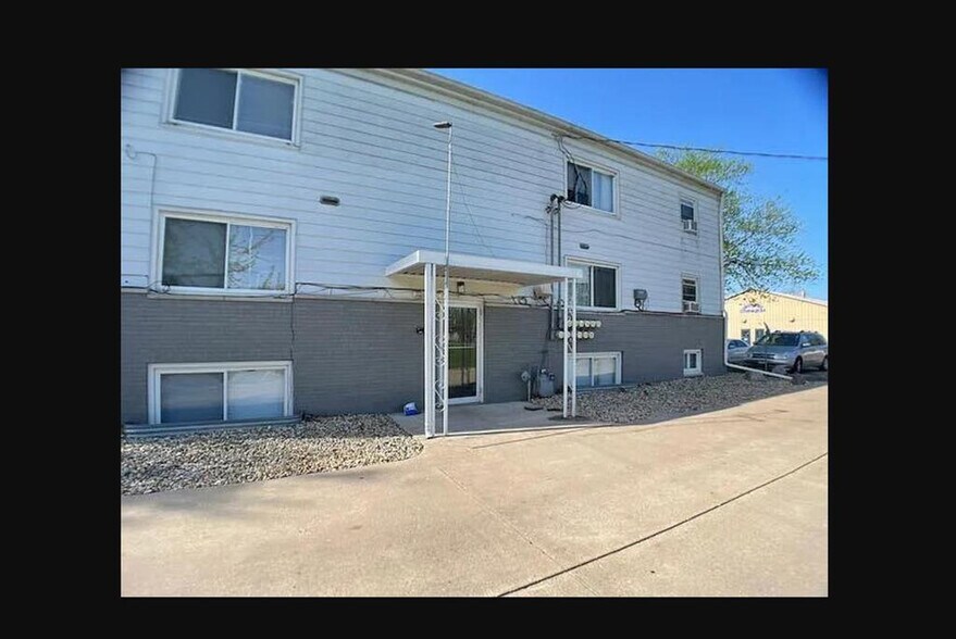 More Photos Of 522 N Main St, Hanna City Apartments For Sale