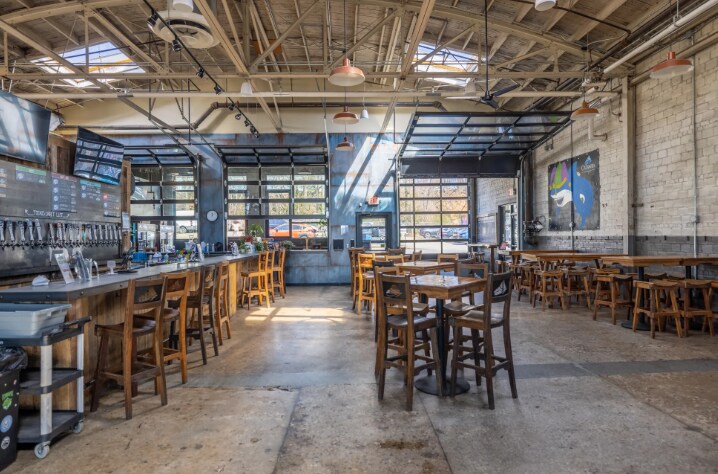 More Photos Of 32 Banks Ave, Asheville Flex For Lease