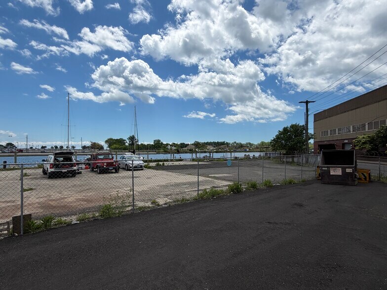 More Photos Of 88 Howard Ave, Bridgeport Warehouse For Lease