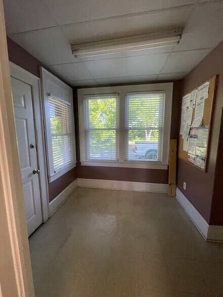 More Photos Of 1421 N Limestone St, Gaffney Office For Sale