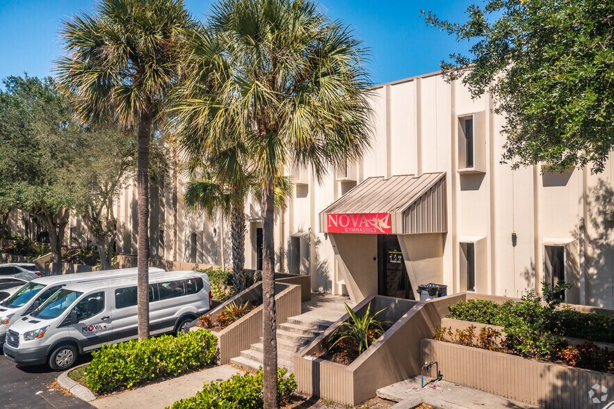 More Photos Of 2100-2290 SW 71st Ter, Davie Warehouse For Lease