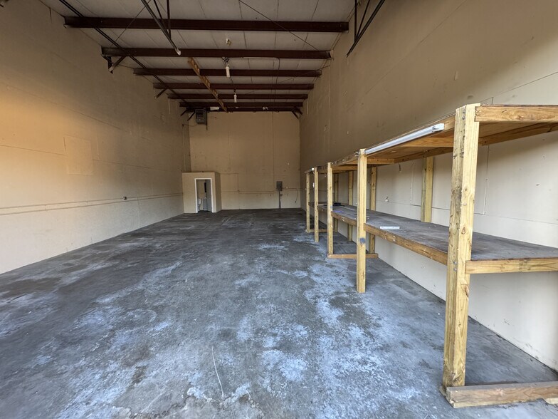 More Photos Of 100 Bellows St, Warwick Warehouse For Lease