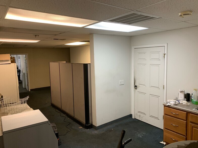 More Photos Of 4034 Pepperell Way, Dublin Warehouse For Lease