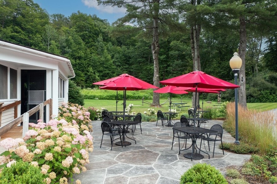 More Photos Of 1568 Depot St, Manchester Center Restaurant For Sale