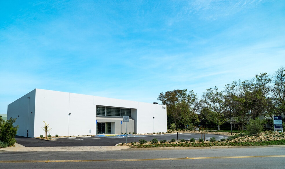 More Photos Of 17721 Mitchell N, Irvine Warehouse For Lease