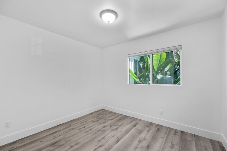 More Photos Of 8710 Sherwood Dr, West Hollywood Multifamily For Sale