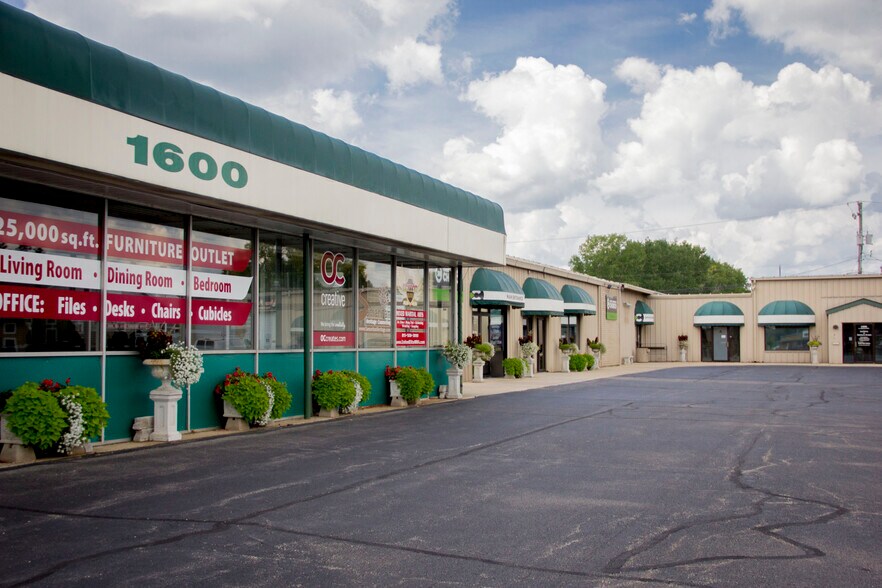 Primary Photo Of 1600 E Lincoln Hwy, Dekalb Light Manufacturing For Lease